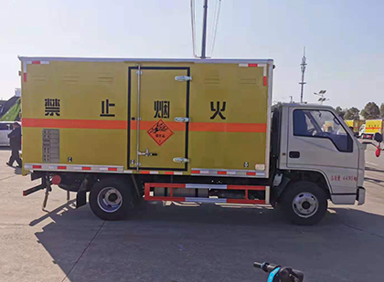 礼县爆破器材运输车